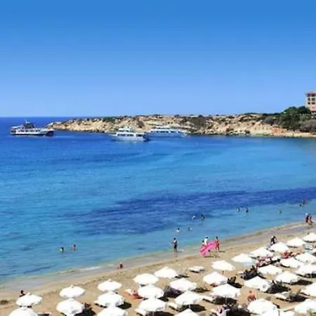 Comfy Near Paphos Apartment *