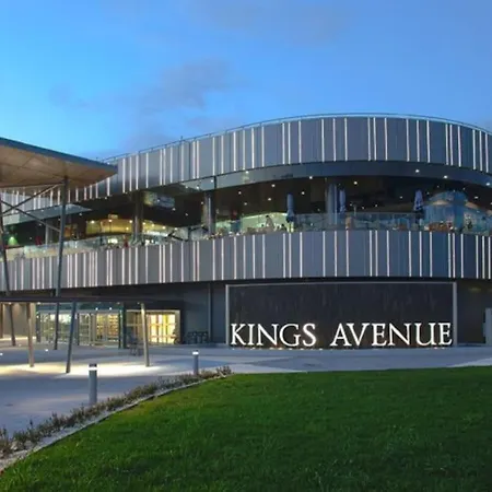 Comfy Near Paphos アパート