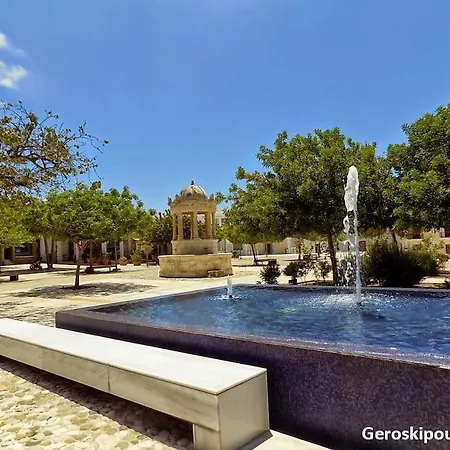 アパート Comfy Near Paphos