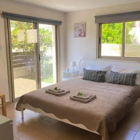 アパート Comfy Near Paphos *